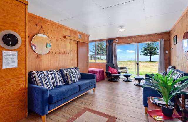 Ocean Bach - Ohope Beach Bach