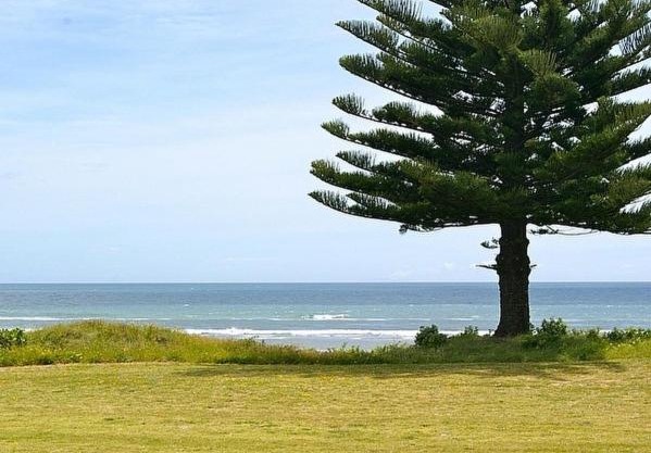 Ocean Bach - Ohope Beach Bach