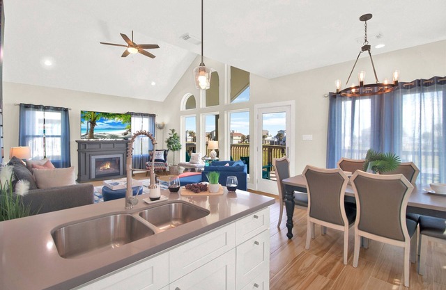 Ocean+Bay Views|Hot Tub|Golf Cart|TIKI BAR|Premium
