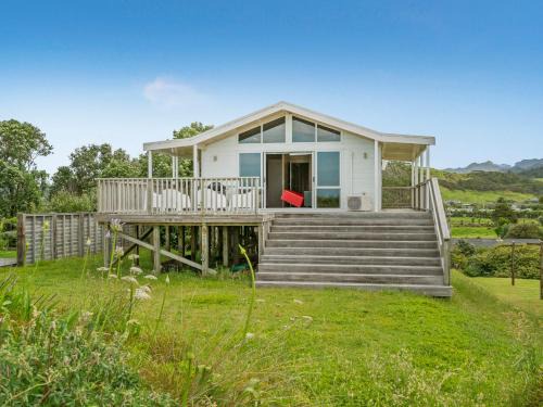 Ocean Beach Beauty - Tairua Holiday Home