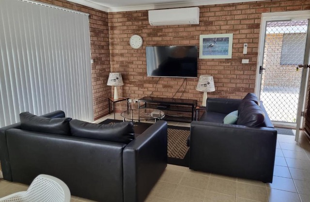 Ocean Beach Chalet 16