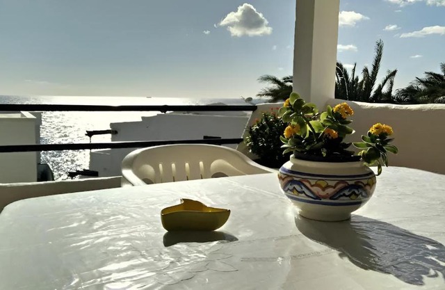 Ocean Breeze Faro Sardina