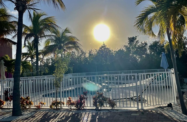 OCEAN BREEZE HOUSE Summer Vacation bring the family. Fishing and Lobster season