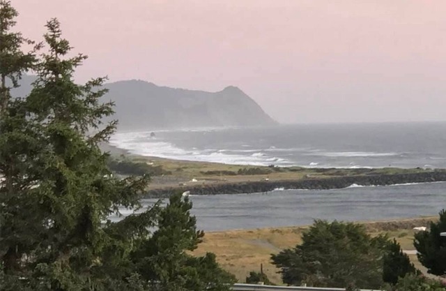 Ocean Breeze Oasis Gold Beach!