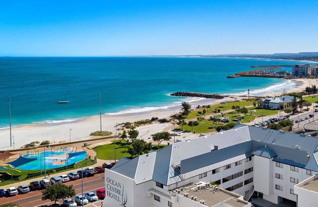 Ocean Centre Hotel
