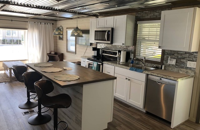 Ocean City - Montego Bay - Beautiful comfort. Summer and off season rentals
