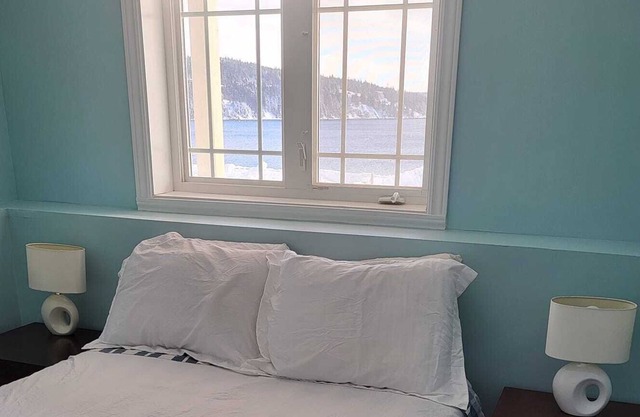 Ocean Front Apartment in Hillview