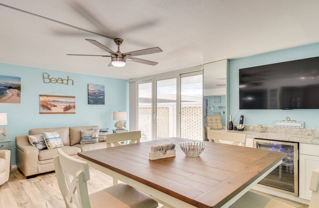 Ocean front cozy 1 BR apartment in amazing Daytona Beach with fitness room, AC