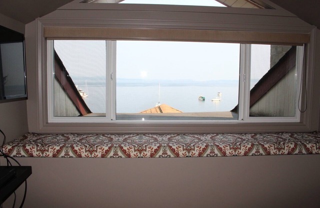 Mill Bay Moments, habitación King superior con vista al mar (cocina y salón)