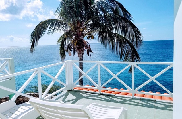 Ocean Front Villa - Breathtaking View - 10B