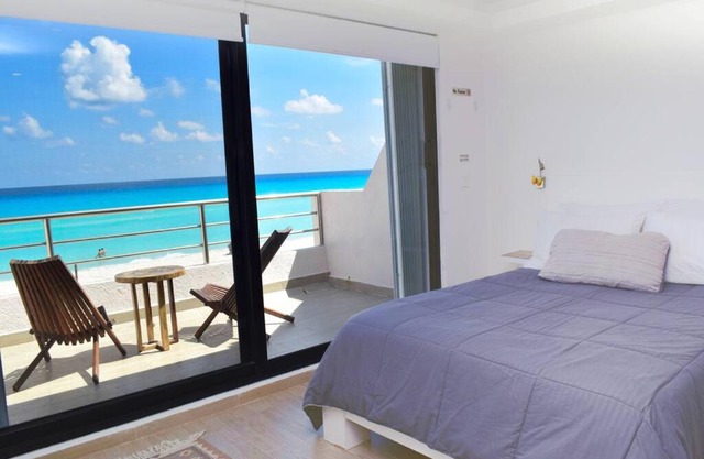 Ocean front Villa Marlin, best location in hotel zone #109