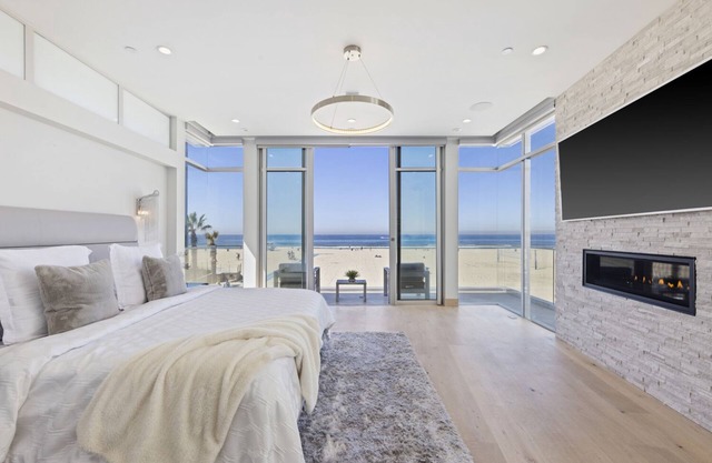 Ocean Front Villa!- 15 Minutes from LAX Airport