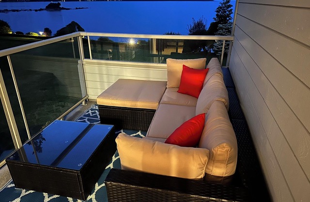 Ocean front with stunning views!! Gardens, trails, pools, and more. Pure beauty!