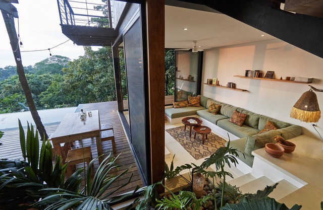 ocean/ jungle view, yoga deck pool with fast internet