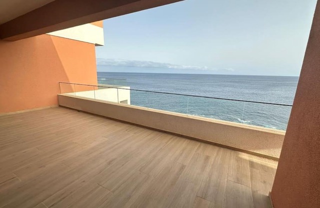 Ocean Mirror Apartment in Praia