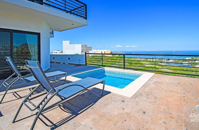 Ocean & Mountain Views, Private Balcony, Mini Pool