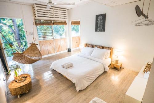 OCEAN Nest with Self-Service Breakfast - AC, Monkeys, Pet-friendly with a Fee