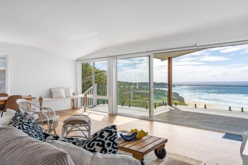 Ocean Overlook - Rennies Beach holiday haven