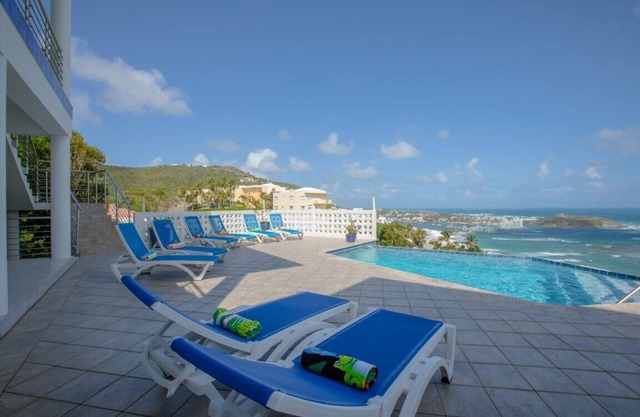 Ocean Pearl, Location! location! Ocean view all the way to St. Barths & Anguilla