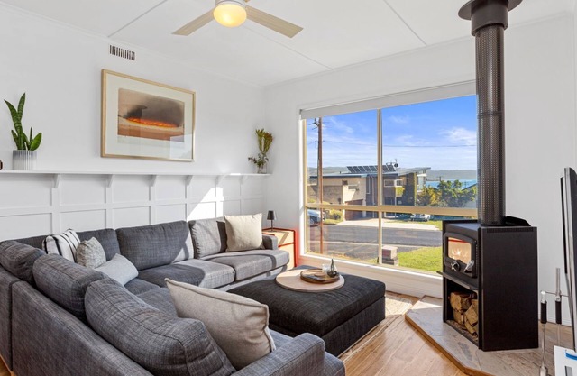 Ocean's 8 - Modern Coastal Lifestyle