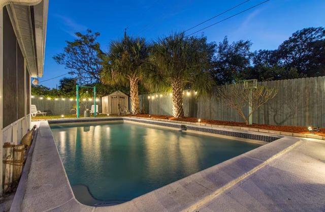 Ocean Themed Cottage With A Heated Pool