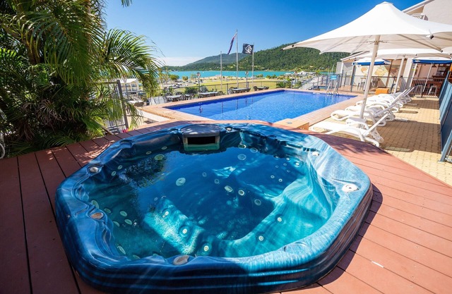 Ocean View 10 Pool & Spa
