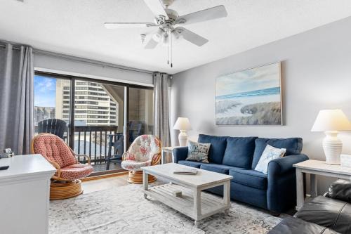 Ocean View 2BR2BA Top-Floor Condo w Balcony & Bay Sunset Views