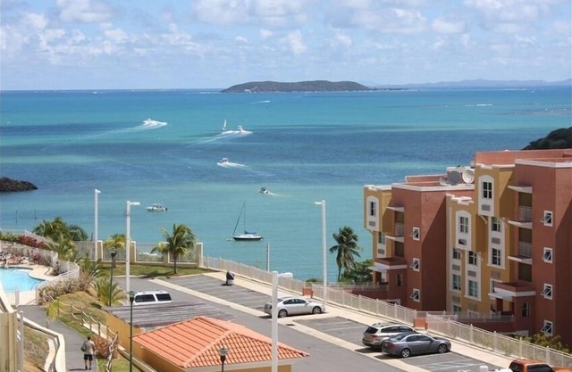 Ocean View Condo W / Wifi y aire acondicionado en Penamar