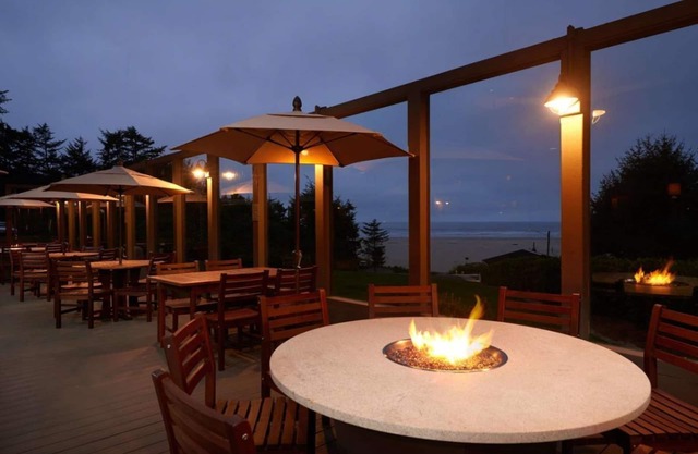 Beach Getaway! Free Parking, Hillside View, Indoor Swimming Pool!
