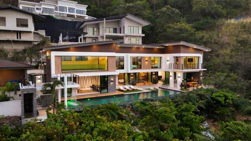 Ocean View Luxury Villa With Pool Sleeps 18