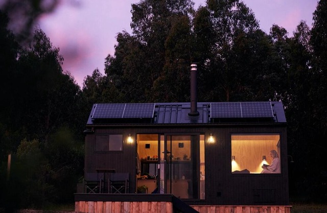 Ocean View Off-Grid Cabin Secluded in Nature - Govind