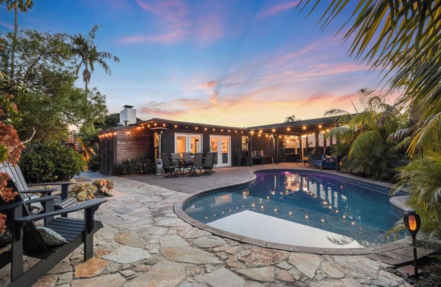 OCEAN VIEW/Pool/Gourmet Kitchen/Outdoor Oasis near La Jolla! Sleeps 9 people!