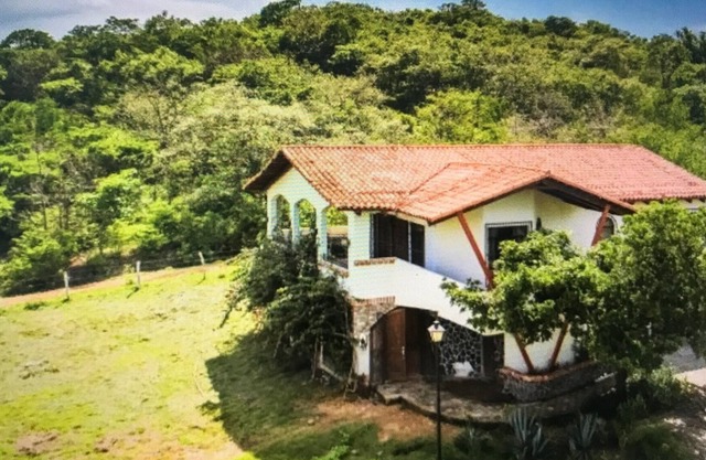 NUEVO: Hermosa finca a 7 minutos del lugar de surf Popoyo y 15 minutos de Colora