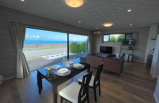 Ocean View/private BBQ/ 12 People/PADEL 1F
