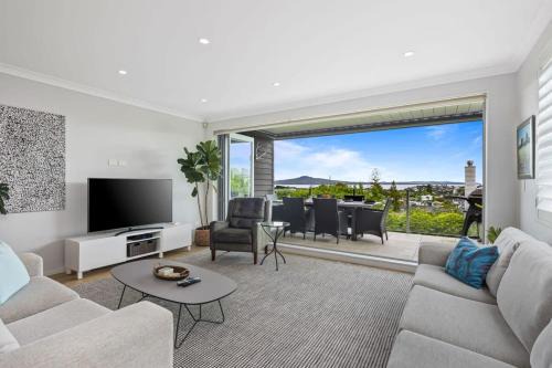 Ocean View Spacious 5BR Retreat for Families