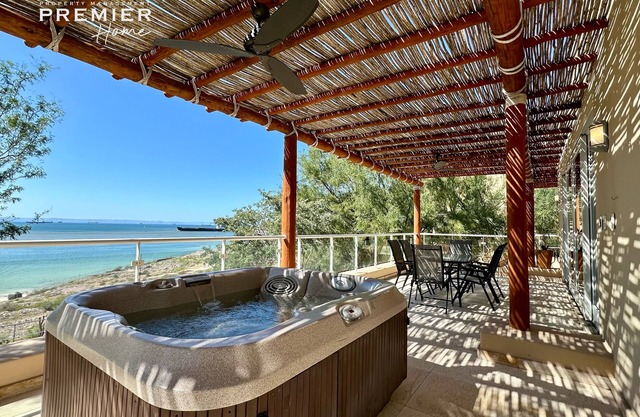 Villa c/ Vista al Mar, Carrito Golf y Beach Club