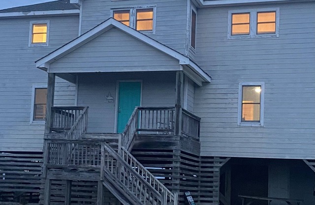 Ocean View, Well Appointed Home. Pet & hot tub fees included in price!