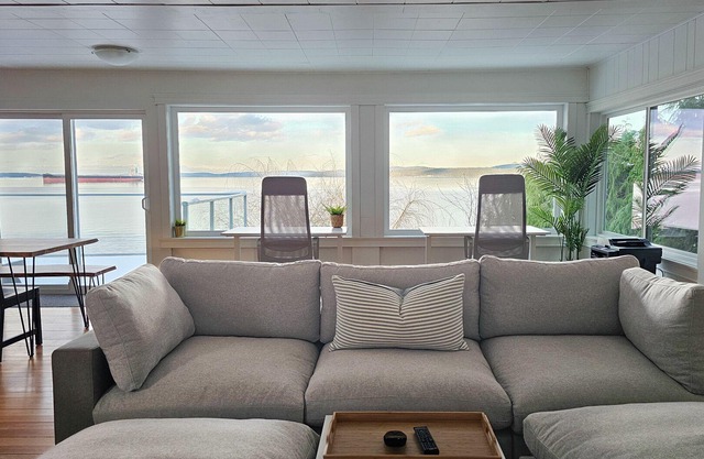 Ocean Views Beachfront in Ladysmith/Saltair!