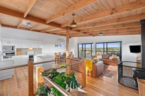 Ocean Views on Aldebaran - sleeps 11
