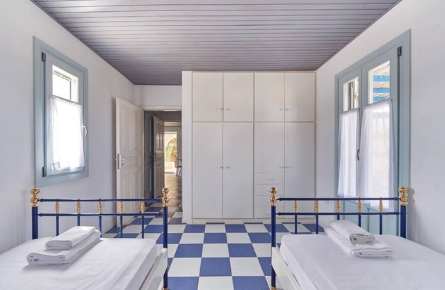Ocean Villa in Paros