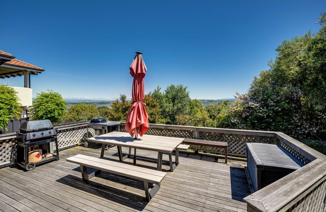 Ocean Vista - Napier Holiday Home