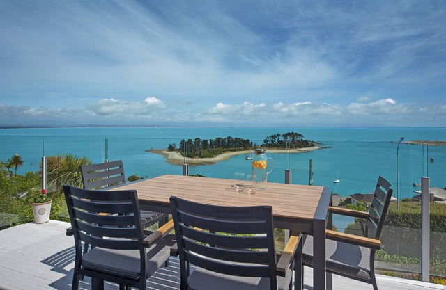 Ocean Vista - Nelson Waterfront Holiday Home