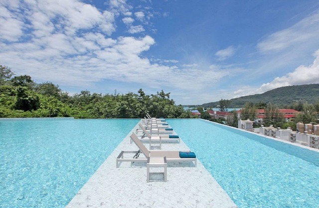 Oceana Sea View Apartments by Alexanders