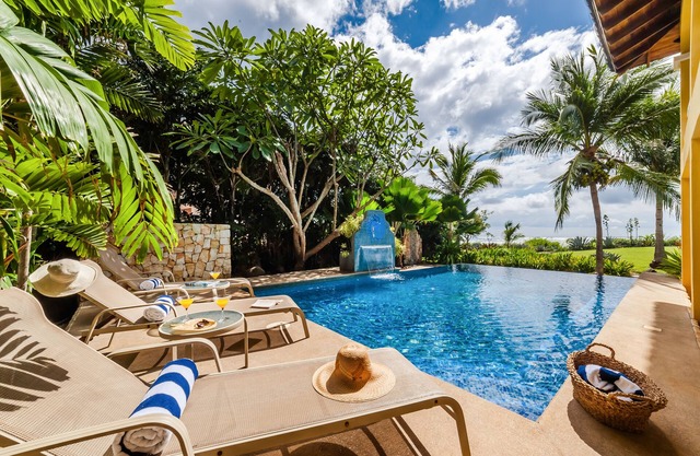 ¡CASA LUNA DE MIEL frente al mar en playa privada con piscina impresionante!