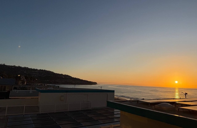 Oceanfront 1 BR w/ Pool and Heated Pool