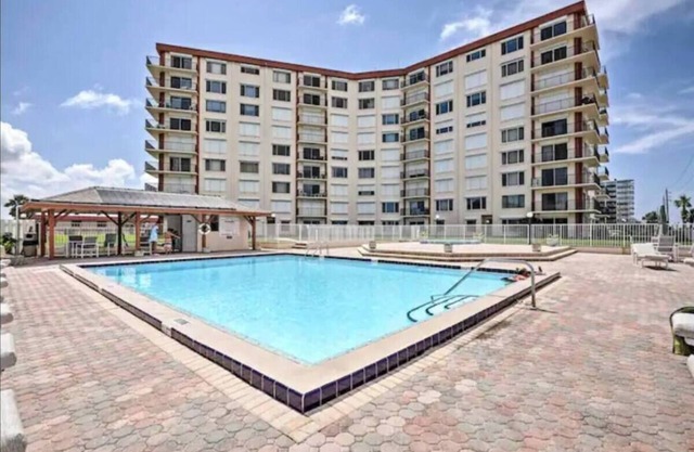 Oceanfront, 2 bed condo. Pool. Amazing views from all rooms of Ocean and beach