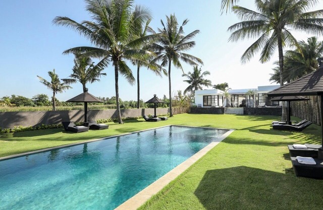 Oceanfront 5 Bedroom Villa in Tabanan