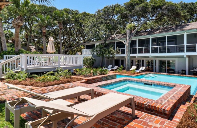 Oceanfront 8 bedroom home with pool & spa, only steps from beach