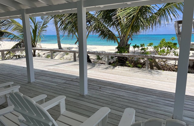 Oceanfront, Amazing Location! On Pristine White Sand Beach w/Coral Reef Offshore