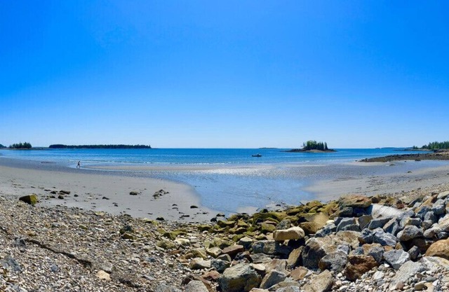 Oceanfront and Pet Friendly Cottage
